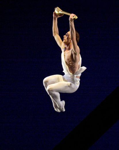 Gonzalo García en Apollo Musageta, de Balanchine.