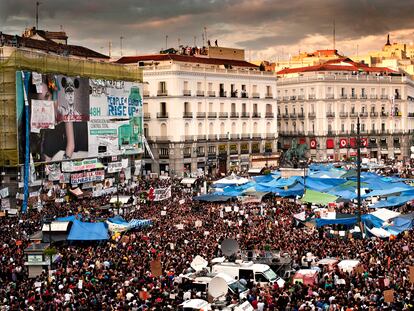 La acampada de la Puerta del Sol días después del inicio del movimiento, el 21 de mayo de 2011.