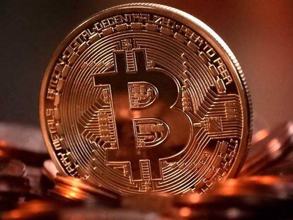 El Bitcoin retrocede en su cotización y desciende de los 4.000 dólares