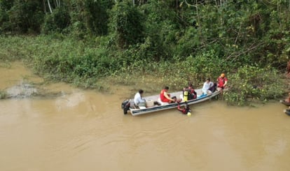 Operativo de búsqueda de los niños arrastrados por la corriente en el río Parima.