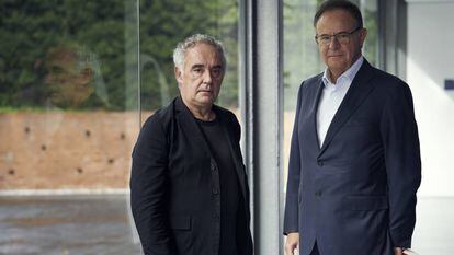 Ferran Adrià y Marcel Planellas, este viernes en la sede de Esade en Barcelona.