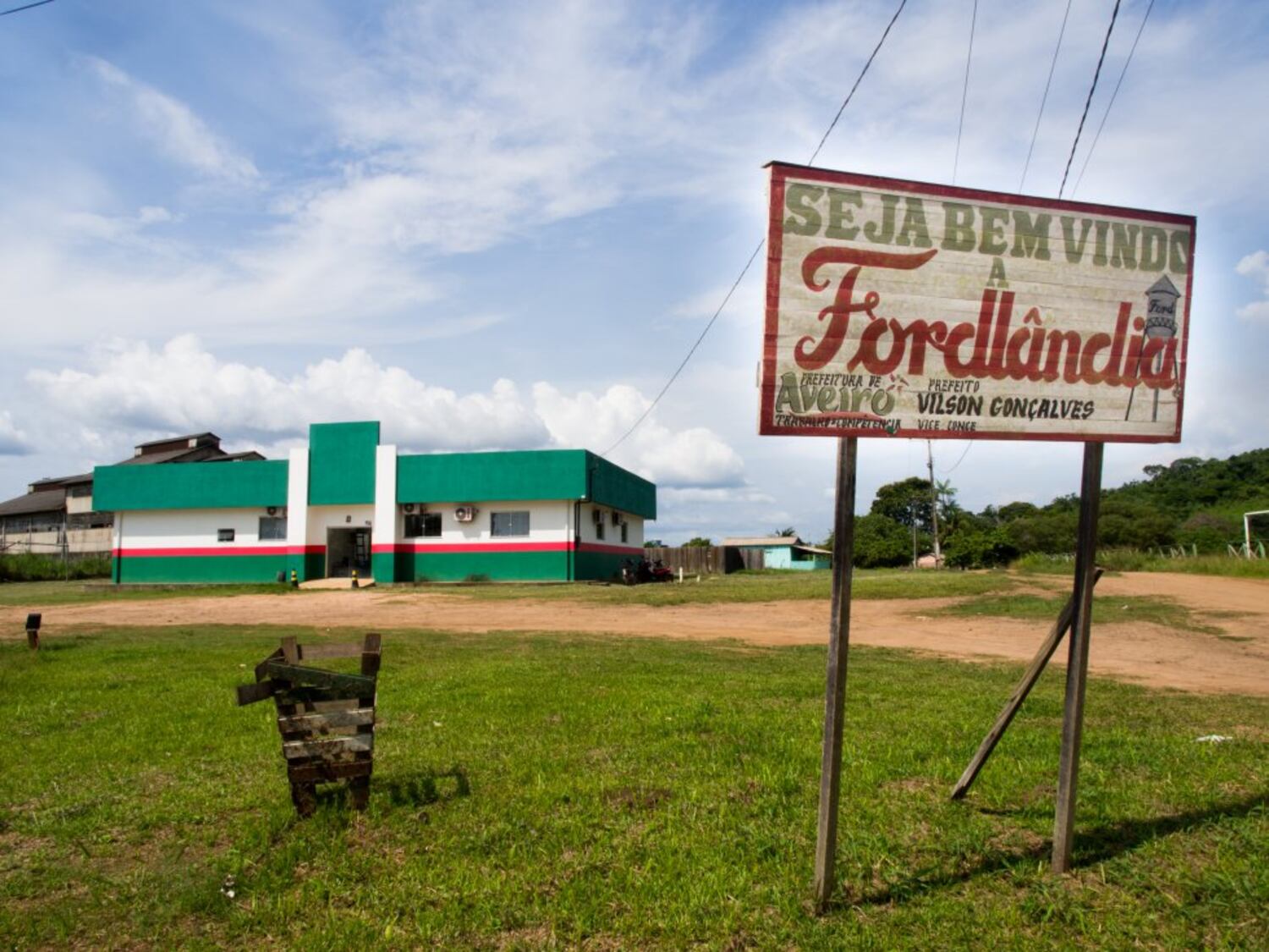 Entrada a la pequeña ciudad de Fordlandia.