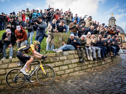 Dylan Van Baarle, del Jumbo-Visma, durante la Omloop.