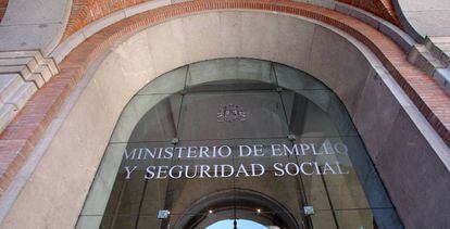 Fachada del Ministerio de Empleo y Seguridad Social del que depende la Inspección de Trabajo.