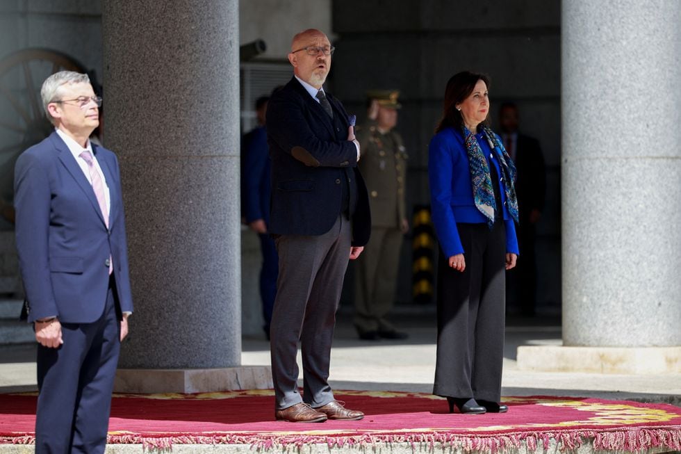 El ministro de Defensa ucranio llega a la base aérea de Torrejón de Ardoz 