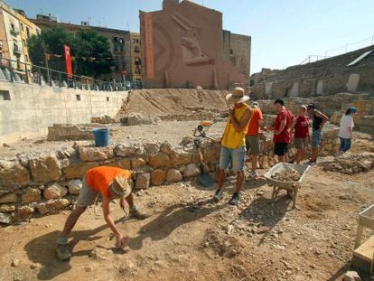 Trabajos de excavaci&oacute;n en el circo romano de Tarragona.