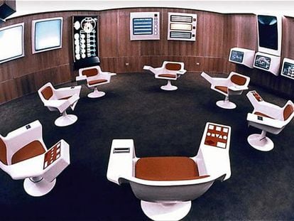 Representación de la sala de operaciones del proyecto Cybersyn.