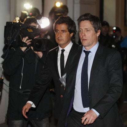 Hugh Grant, tras testificar ante Leveson en Londres el pasado noviembre.