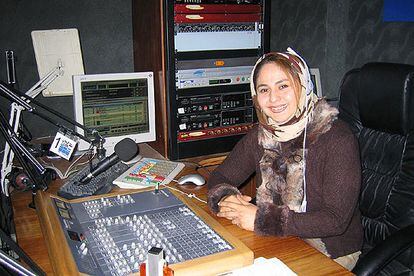 Marwa Abidi, presentadora del canal privado afgano Tolo TV, en un estudio de Radio Arman, en Kabul.