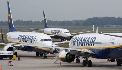 Aviones de la aerolínea de bajo coste Ryanair.