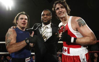 El primer ministro de Canad&aacute;, Justin Trudeau, a la derecha, en un combate de boxeo.