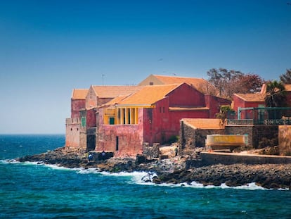 Vista de la isla de Gor&eacute;e, enclave desde el que part&iacute;an los esclavos, a media hora en barco de Dakar, en Senegal. 