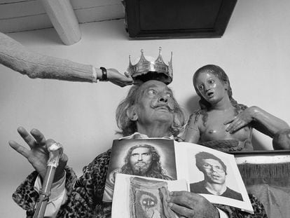 'La coronación observada', retrato a Salvador Dalí (1973).