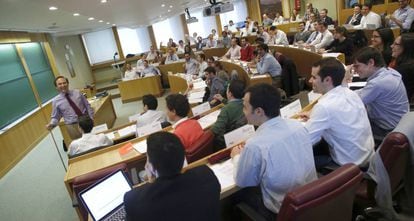 Una clase de un MBA en el IESE Business School en Madrid, el 26 de abril de 2015. 