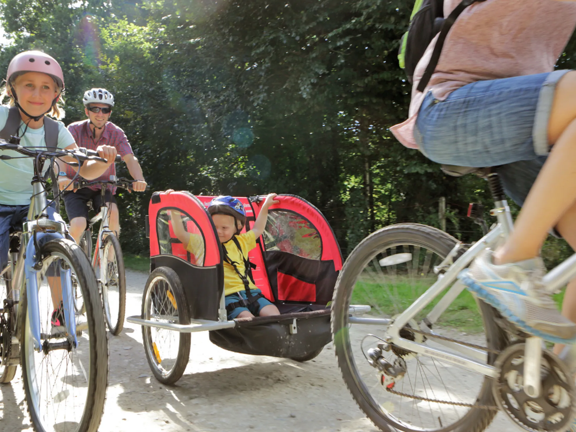 Los mejores remolques de bicicleta para niños y niñas