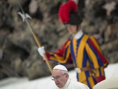 El Papa Francisco durante un encuentro celebrado este mes en el Vaticano con un grupo de peregrinos de Lyon.