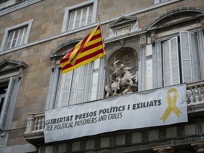 Pancarta de apoyo a los políticos presos en la Generalitat, en diciembre de 2019.