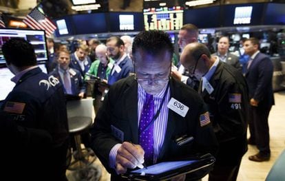Varios agentes de la Bolsa de Nueva York