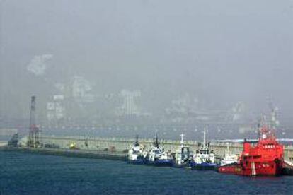 Vista del puerto de la capital tinerfeña. EFE/Archivo