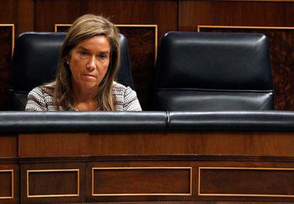 La diputada del PP Ana Mato, en el Congreso. 
