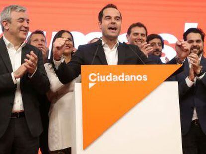 Gabilondo (PSOE), ganador de los comicios, inicia una ronda de contactos para la investidura
