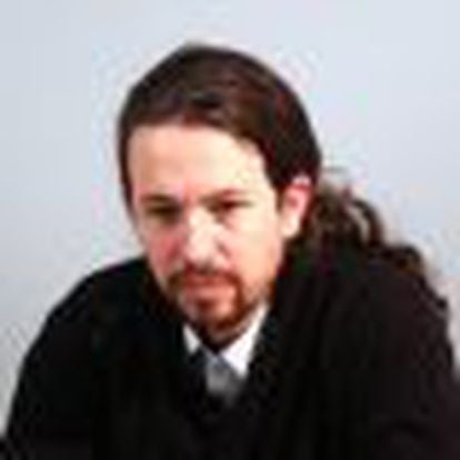 El secretario general de Podemos, Pablo Iglesias, durante la reunion que mantuvo en Madrid con Beth Noveck, asesora del presidente de EE.UU., Barack Obama, en materia de transparencia y gobierno abierto