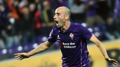 Borja Valero celebra el gol en la victoria de la Fiorentina. 