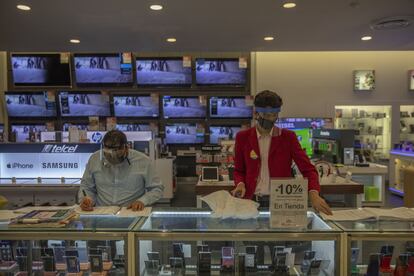 Existen más de 50.000 puntos de venta autorizados por los operadores, pero los chips de comunicación se venden en otros establecimientos de los que no se tiene registro.