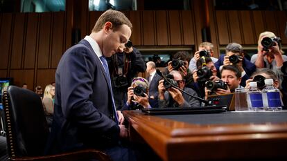 Mark Zuckerberg testifica ante el Congreso de Estados Unidos, en abril de 2018.