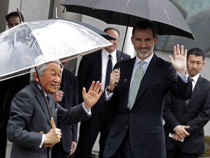 Felipe VI y el emperador Akihito durante la reciente visita de Estado a Jap&oacute;n.