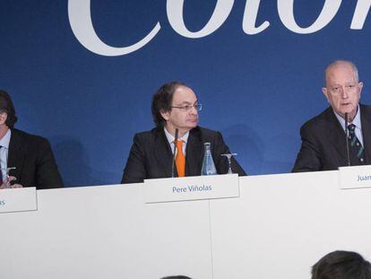 Javier Faus, en una junta de Colonial presidida por Juan José Brugera, en 2014. 
