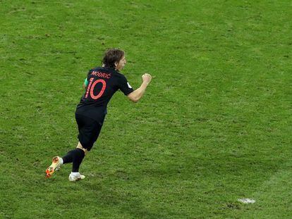 Modric celebra su gol de penalti a Rusia