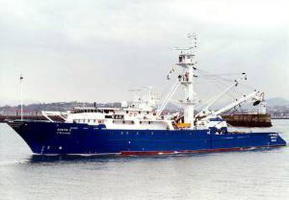 Imagen de uno de los grandes buques atuneros españoles. EFE/Archivo