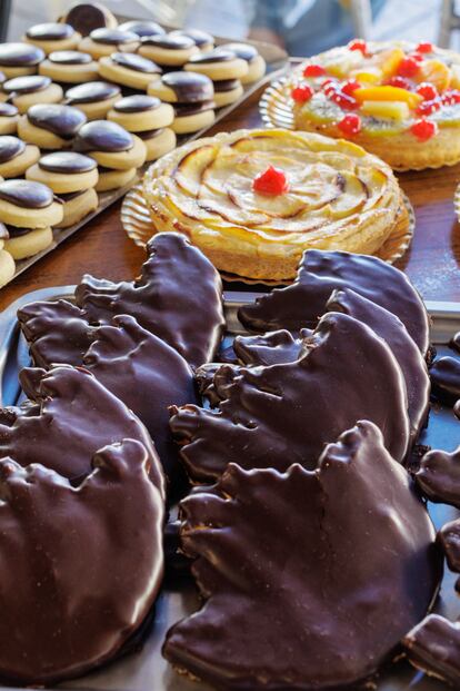 Palmeras de chocolate y otros dulces de la pastelería La Mallorquina.