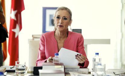 La presidenta Cristina Cifuentes en una reunión de Consejo de Gobierno.