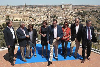 Rajoy, con miembros del Comité de Dirección del PP, ayer en Toledo.