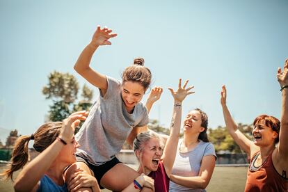 "The pattern that is most repeated in happy people is the affection of others.  On the contrary, those who feel alone die sooner, stop taking care of themselves, let go"says an expert.