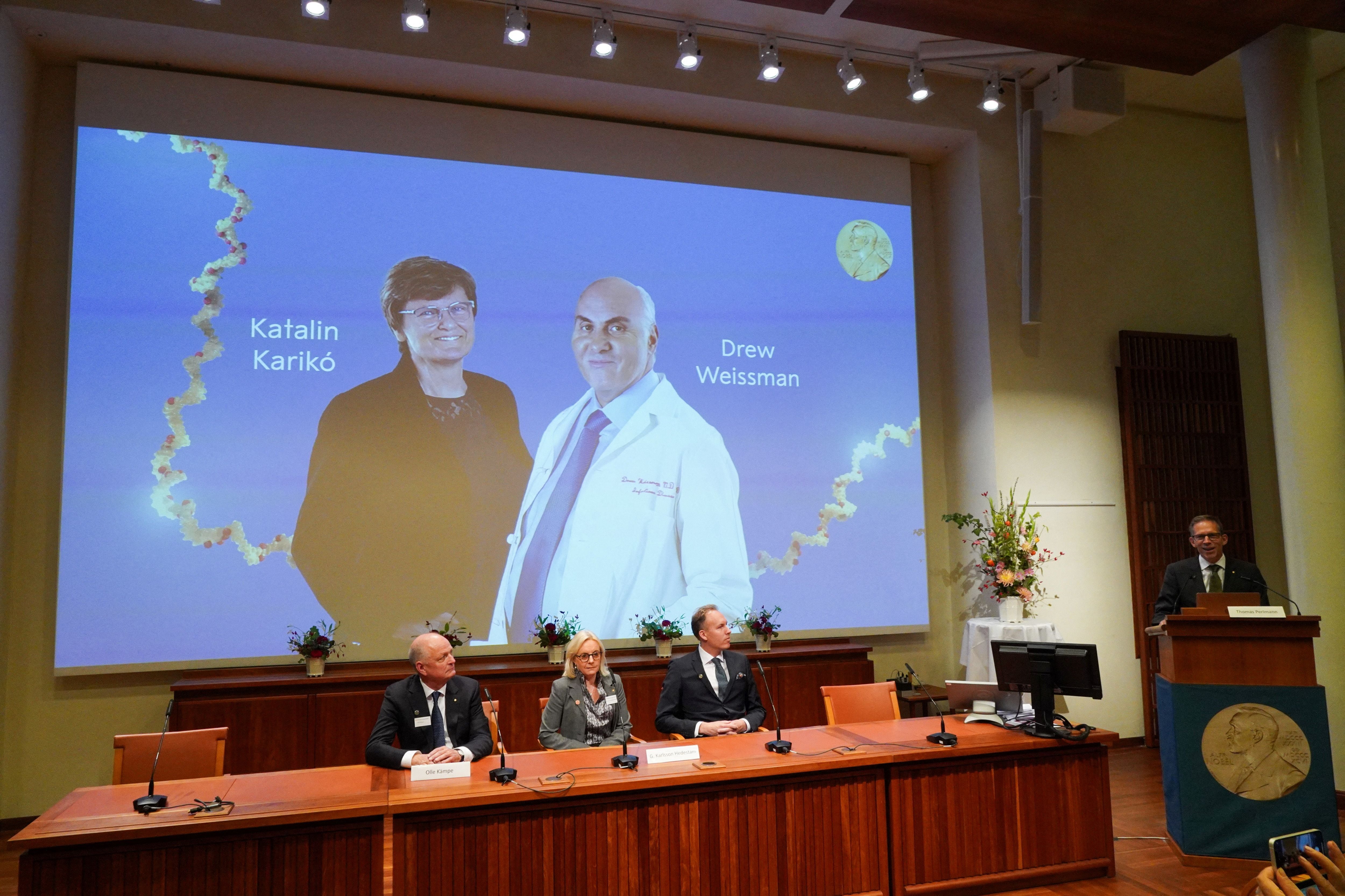 El jurado de la Academia Nobel, anuncia el premio de Medicina para Katalín Karikó y Drew Weissman.