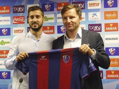 Vadillo, en su presentaci&oacute;n como jugador del Huesca. 