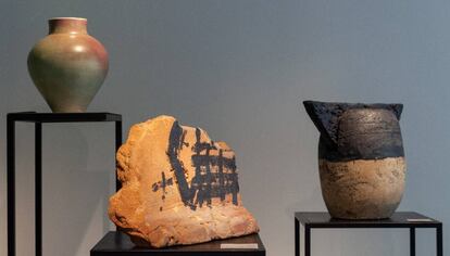 Els ceramistes contemporanis de la galeria Artur Ramon juguen amb el buit.