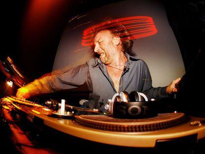 Peter Hook montará su set de DJ en el festival Portamérica