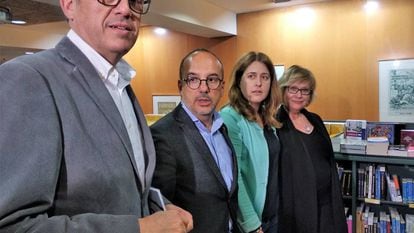 Lluís Recoder, Carles Campuzano, Marta Pascal y Esperanza Esteve, en la presentación del libro del segundo.