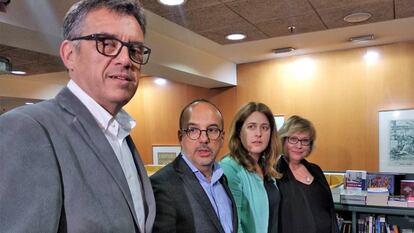 Lluís Recoder, Carles Campuzano, Marta Pascal y Esperanza Esteve, en la presentación del libro del segundo.