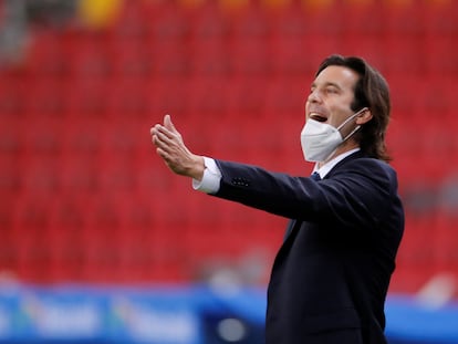 Santiago Solari, entrenador del América, durante el partido contra el Atlas.