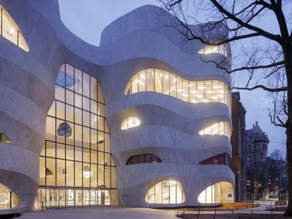 Fachada del nuevo Gilder Center, que amplía el Museo de Historia Natural de Nueva York.