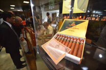 Detalle de una caja de "Montecristo", exhibida en uno de los stands de la feria comercial del XV Festival del Habano. EFE/Archivo