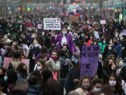 Manifestación feminista en Barcelona este lunes.