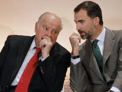 El secretario general iberoamericano, Enrique Iglesias, con el Pr&iacute;ncipe en mayo pasado.