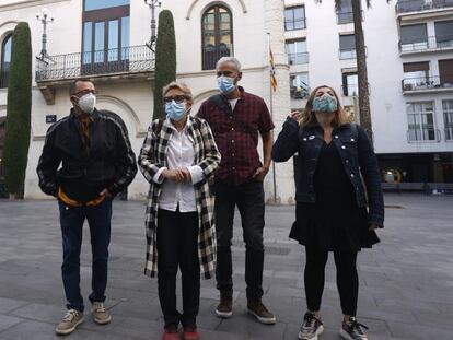 De Izquierda a derecha, Toni Flores, Carme Martínez, David Guerrero y Nora Sansebastián, regidores de Guanyem Badalona en Comú, este jueves en Badalona.