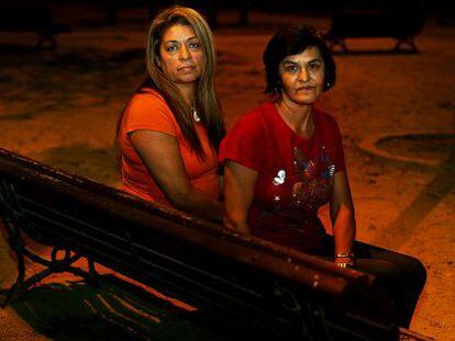 Carmen Torrico (izquierda), boliviana de origen, y su cuñada María Elsa, han sido tratadas de chagas en Valencia.